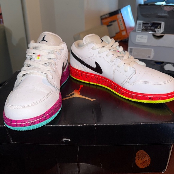 Nike Other - Nike Air Jordan 1 (GS) Multicolor size 6.5Y